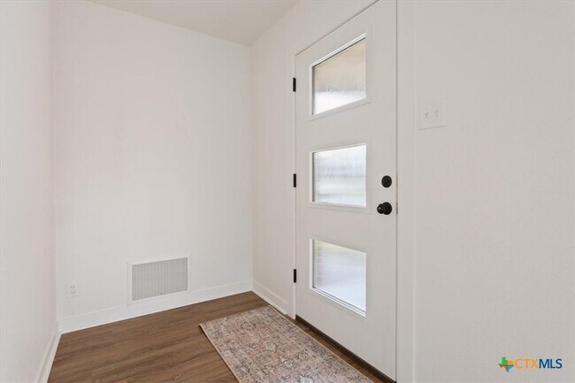 Building Photo - 2305 N 15th St