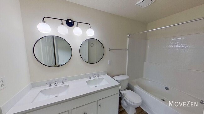 Building Photo - 614 Canyon Lake Cir