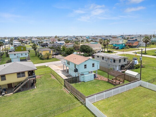 Building Photo - 4014 Kent Dr