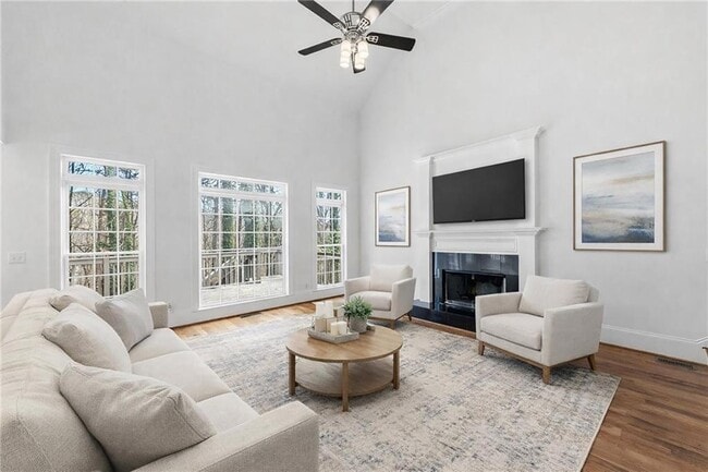 Building Photo - 125 River N Cir