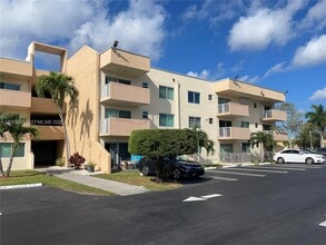 Building Photo - 10300 Coral Wy