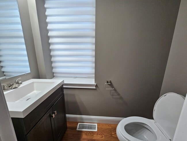 Building Photo - Charming 4BR/2.5BA Home in Historic Washington, MO - Walk to the Riverfront!