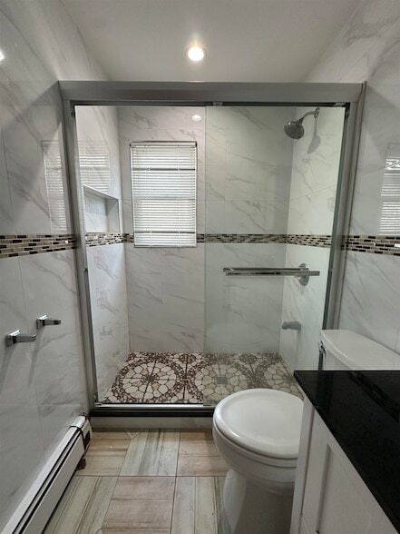 Building Photo - 33 E 51st St