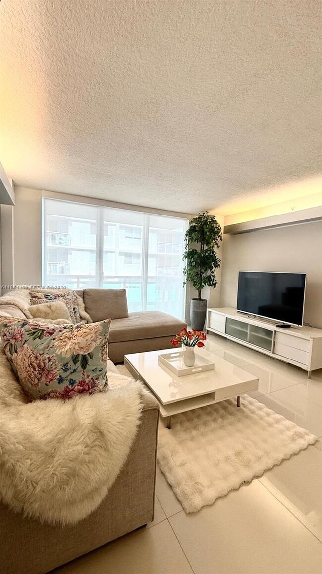 Building Photo - 6917 Collins Ave