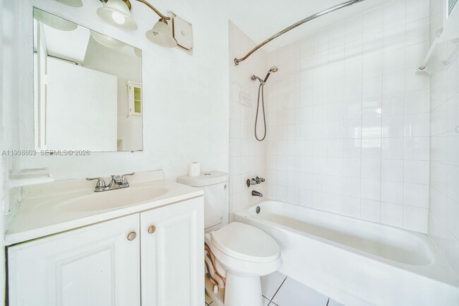 Building Photo - 840 SW 105th Ave