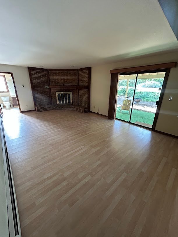 Building Photo - 1700 Lakeshore Dr