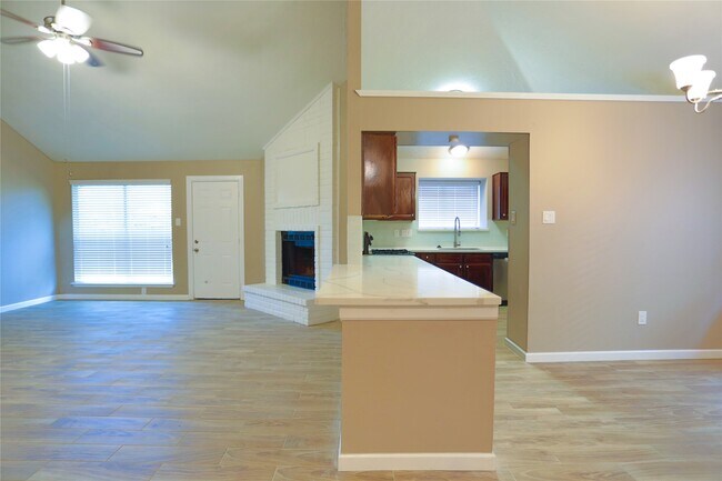Building Photo - 7007 Glen Rosa Dr
