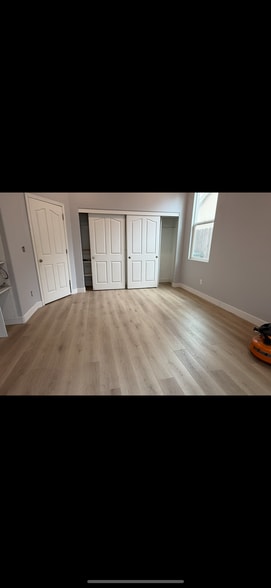 Building Photo - 871 Summer Dr