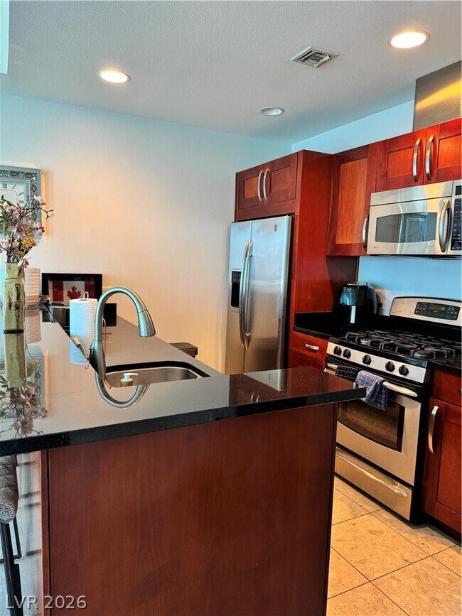 Building Photo - 4525 Dean Martin Dr