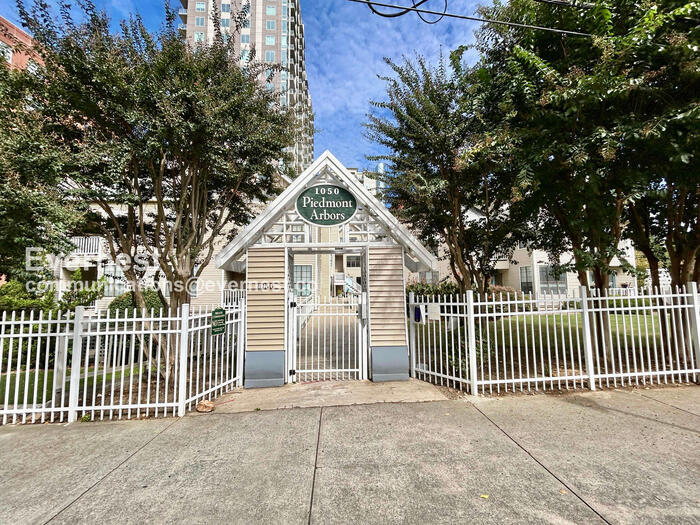 Building Photo - 1050 Piedmont Ave NE