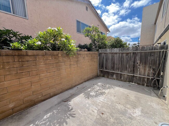 Building Photo - 4351 Green Ave