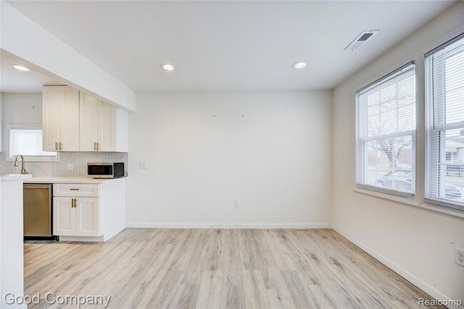 Building Photo - 23826 Kate Ave