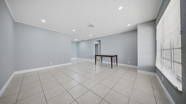 Building Photo - 4681 SW 43rd Terrace