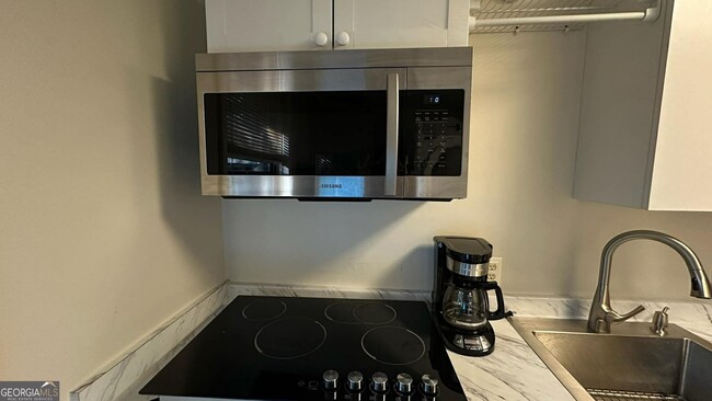 Building Photo - 3966 N Indian Cir NW