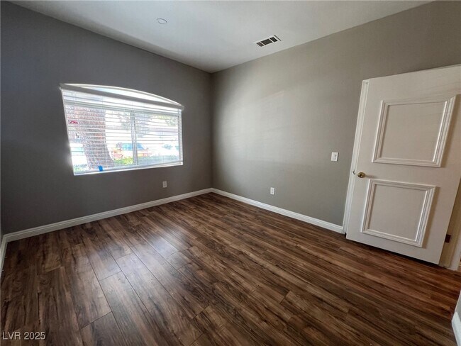 Building Photo - 5415 W Harmon Ave