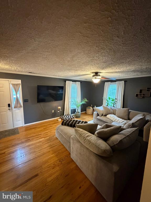 Building Photo - 281 Tall Oak Dr