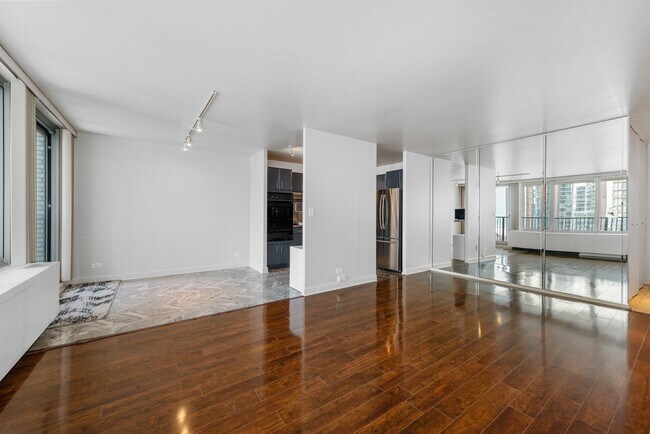 Building Photo - 400 E Randolph St