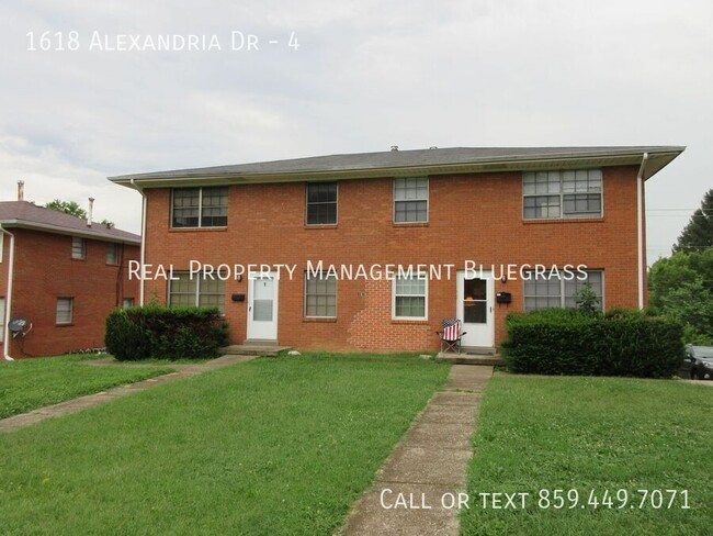 Primary Photo - Convenient 2 Bedroom Townhome with Garage