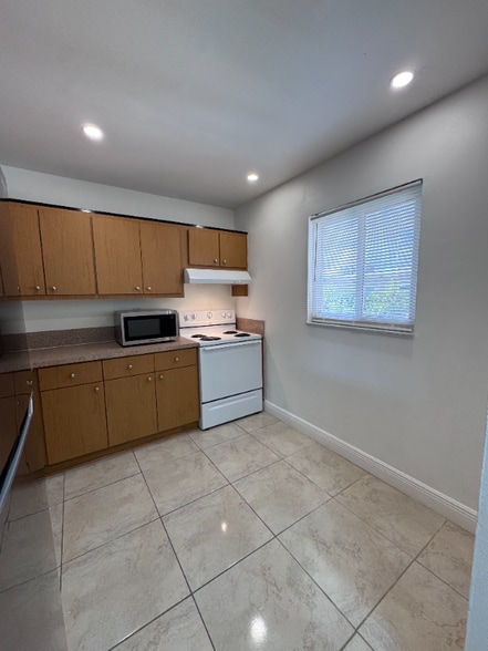 Building Photo - 7920 Camino Real