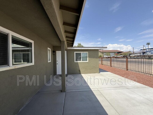 Building Photo - 315 Moser Ave