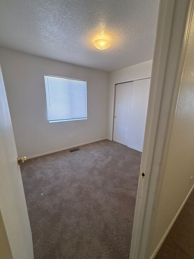 Building Photo - Rental home Near North Hills
