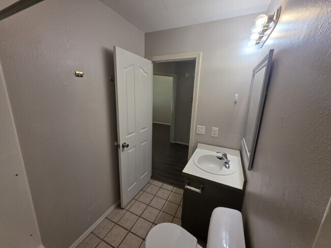Building Photo - 38 Burnett Cir