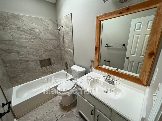 Building Photo - 4135 Tunbridge Pl