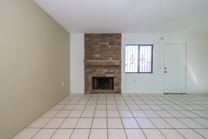 Building Photo - 136 E Pastime Rd