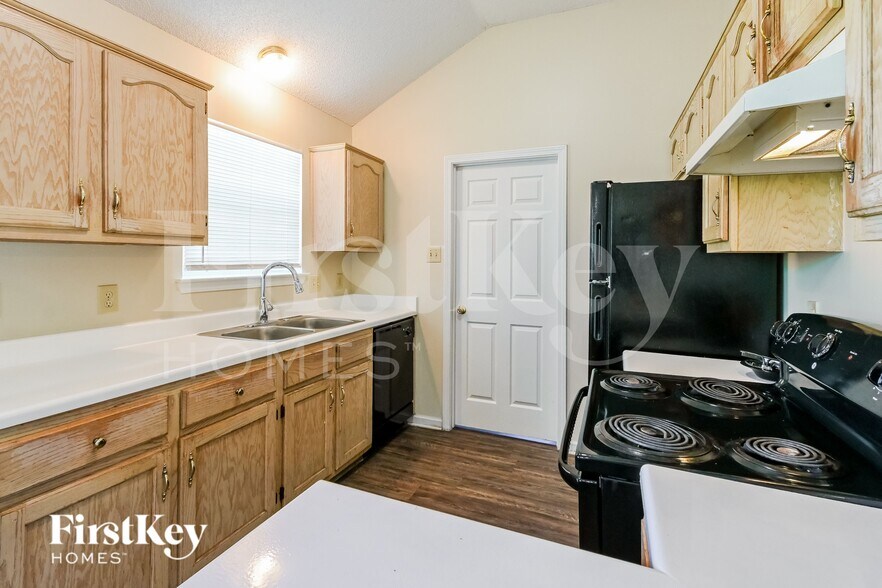 Building Photo - 4383 Grand Pyramid Dr