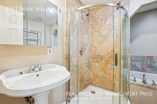 Building Photo - 8763 Ridge Hollow Ct