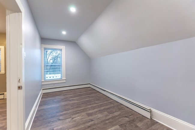 Building Photo - 340 Pearl St