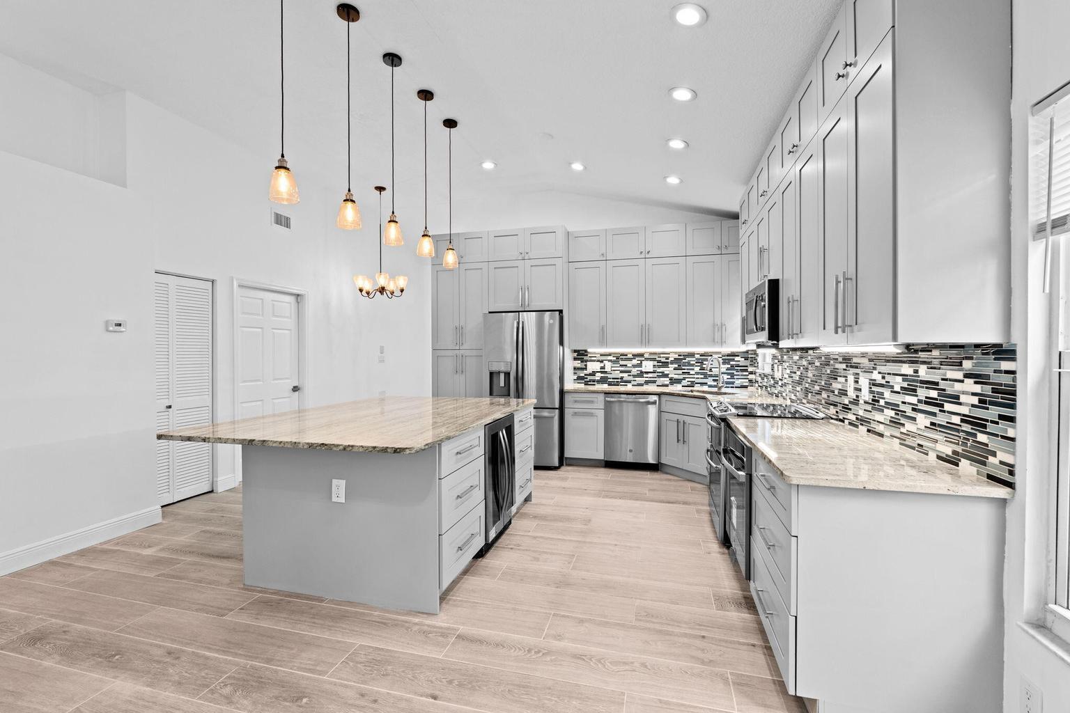 Building Photo - 5122 Elpine Way