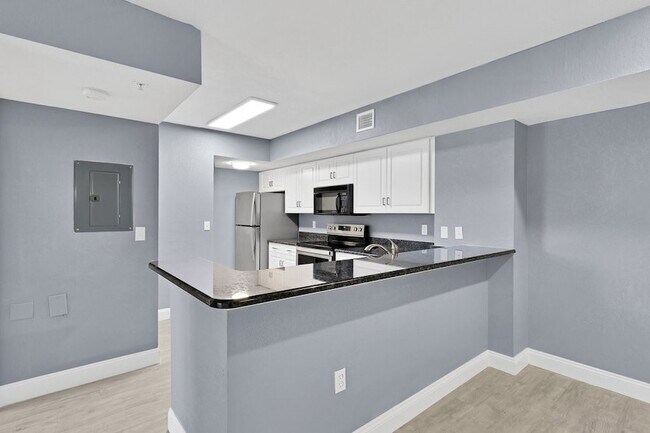 Building Photo - 1610 N 42ND Cir