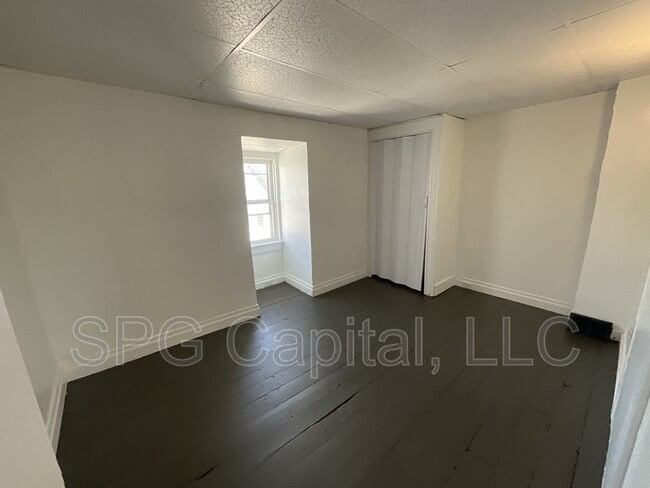 Building Photo - 444 S Duke St