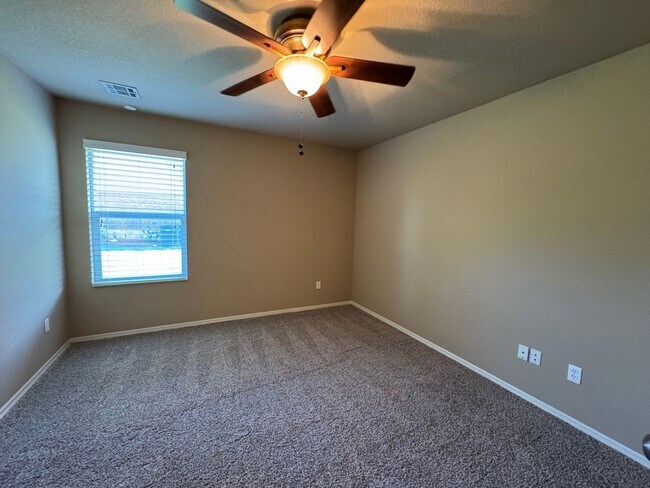 Building Photo - Bixby 3 car garage, great lot!