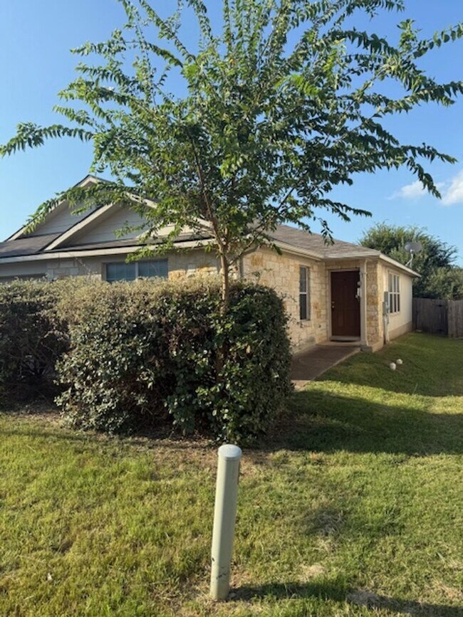 Building Photo - 4 Bedroom 2 Bathroom Liberty Hill Home