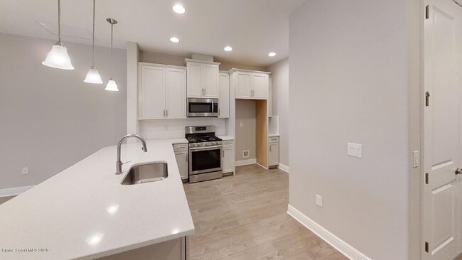 Building Photo - 8273 Loren Cove Dr