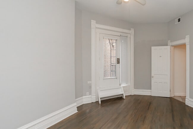 Building Photo - 46 E Chicago Ave