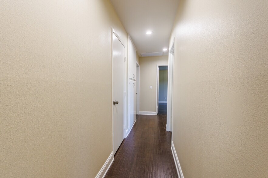 Building Photo - 9549 Forbes Ave