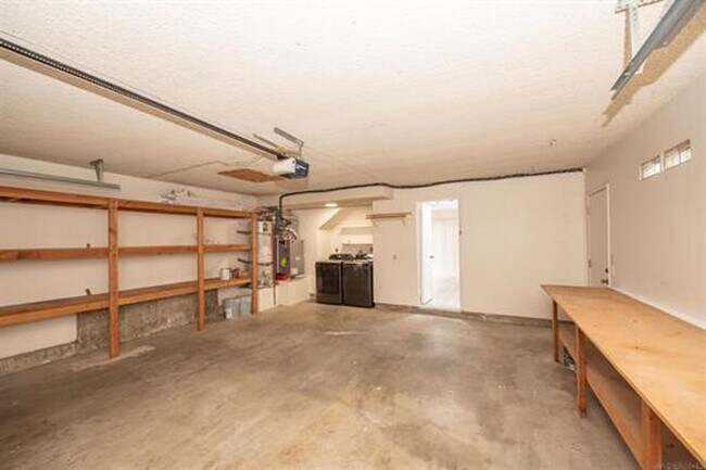 Building Photo - Encinitas 4br  2 car garage granite kitchen Huge Yard Home Remodeled TEXT 858-774-1574 $6290