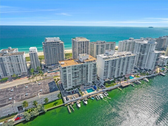 Building Photo - 5750 Collins Ave