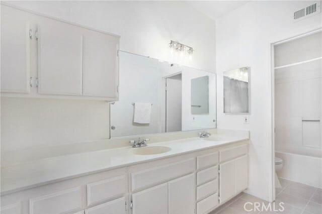 Building Photo - 65 Castano
