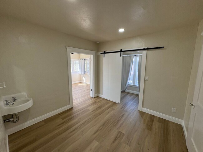 Building Photo - Beautiful 2 Story home Available coming soon!, pet friendly!