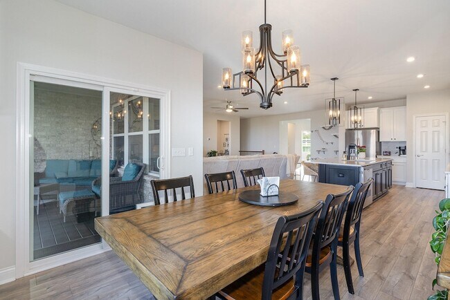 Building Photo - 1890 Williams Rd