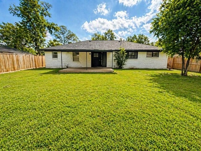 Building Photo - 12318 Braewick Dr