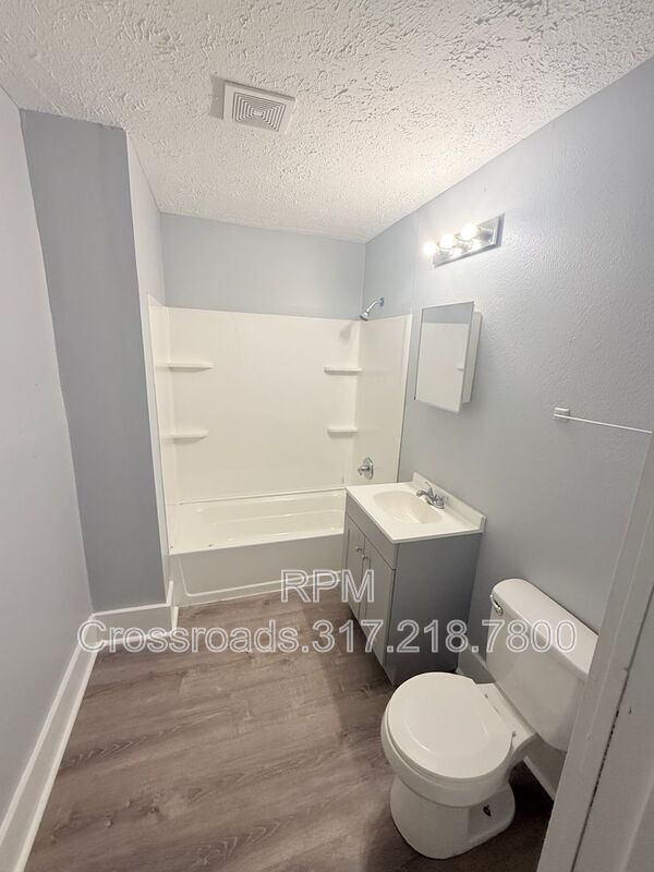 Building Photo - 3709 N Kenwood Ave