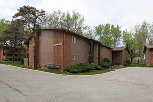 Building Photo - Brookridge Country Club