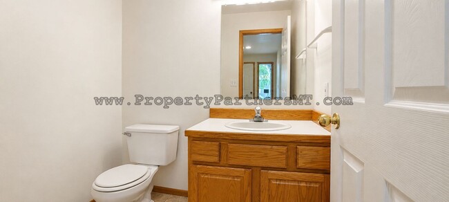 Building Photo - 513 N 19th Ave