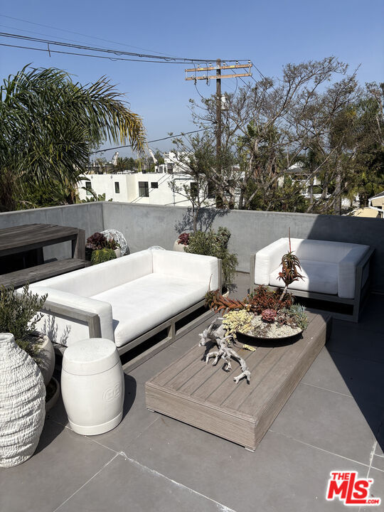 Building Photo - 2425 Clement Ave