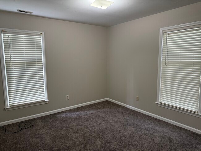 Building Photo - 5841 Falstaff Dr